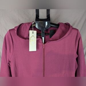 hooded zipper nightgown by Zexxxy in medium NWT 3/4 sleeves with pockets berry